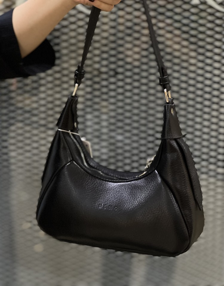 کیف مشکی رو دوشی code:2994