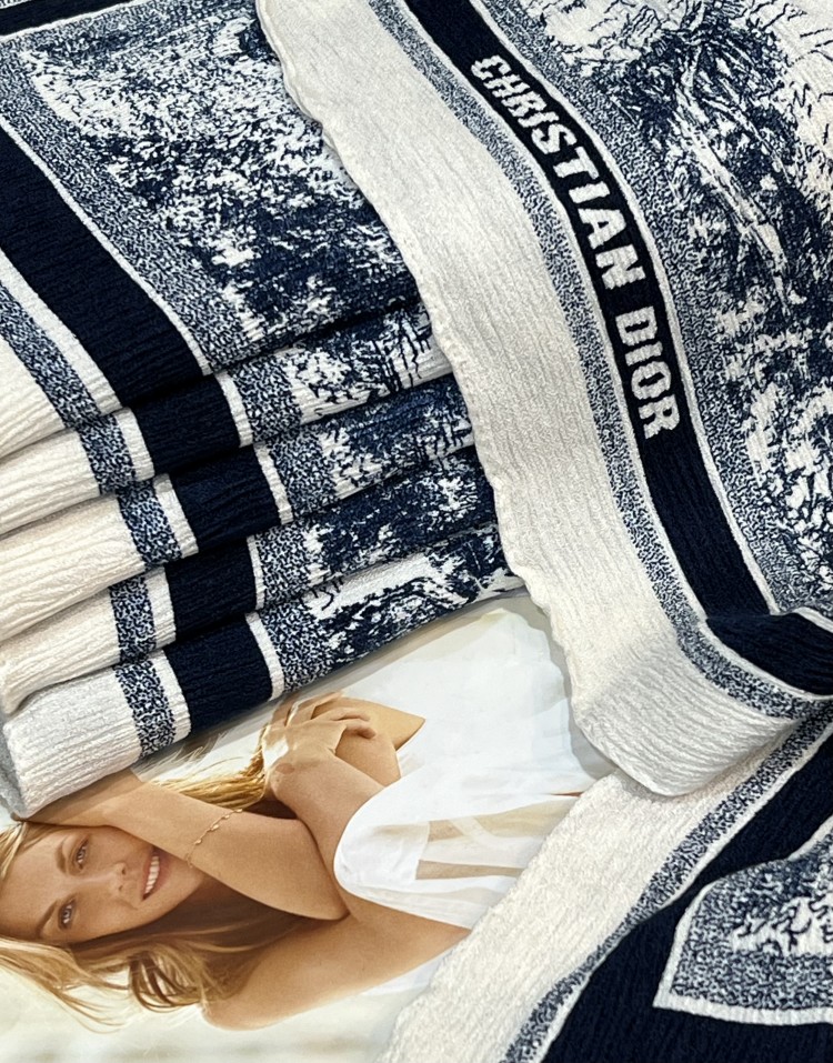 شال طرح جنگل دیورcode:3009