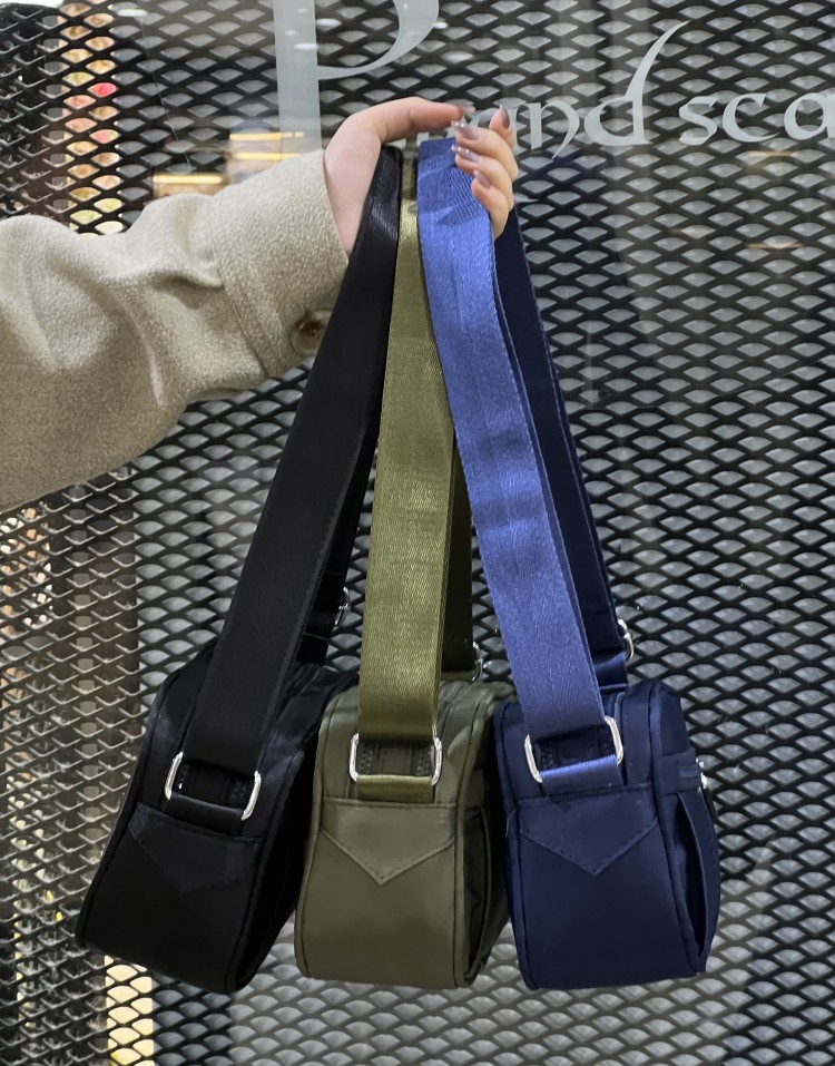 کیف رو دوشی برزنتی آویناcode:3069