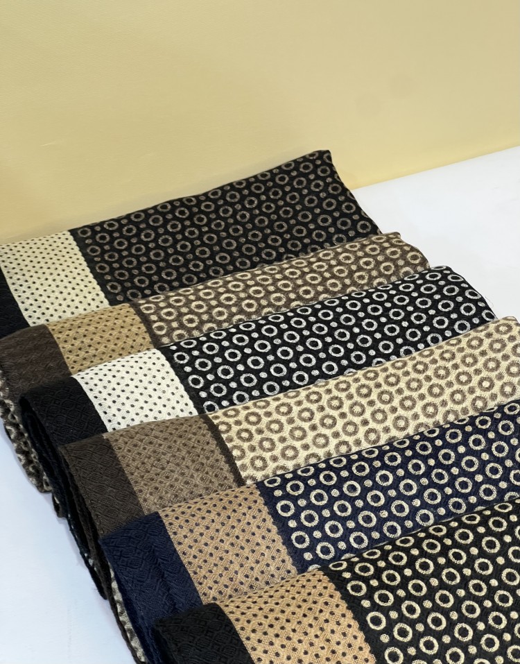 روسری نخی توپی دور دست دوزcode:3088