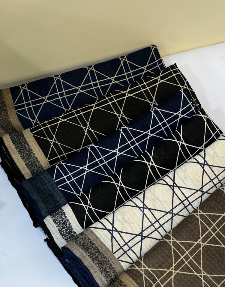 روسری خطی دیور دور دست دوز code:3089