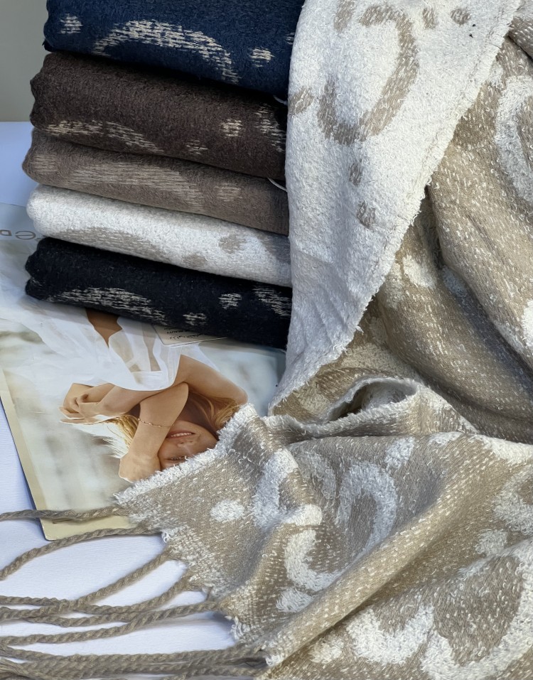 شال موهر دورو ریشه دار گوچی وارداتی code :3109