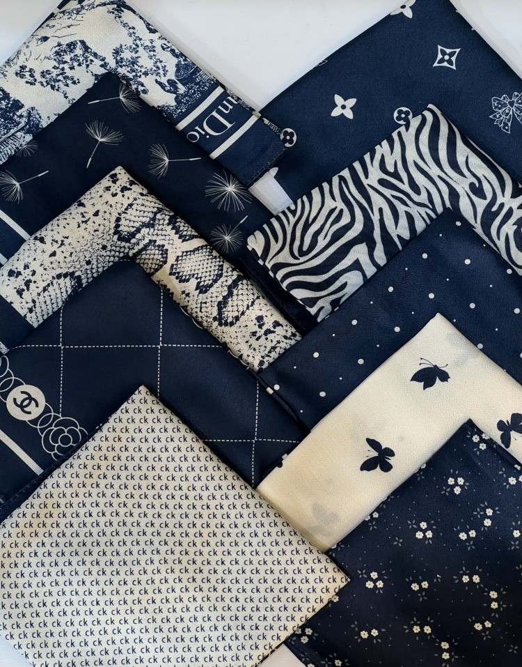 مینی اسکارف سرمه ای کرم طرحدارcode:3119