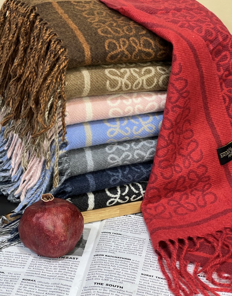 شال دورو موهر مارکLOEWE وارداتی code3218